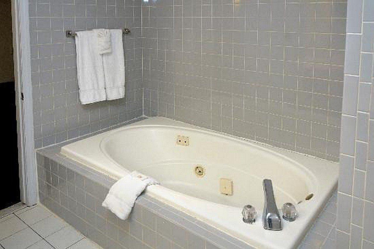 Regency Inn & Suites West Springfield Luaran gambar