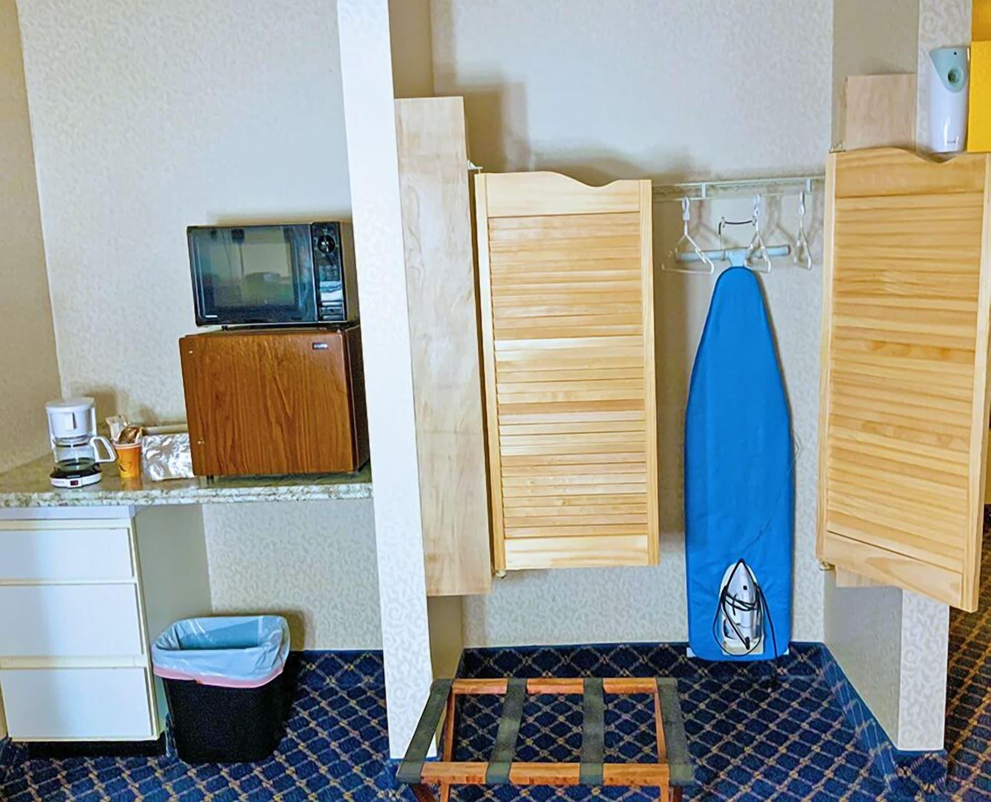 Regency Inn & Suites West Springfield Luaran gambar