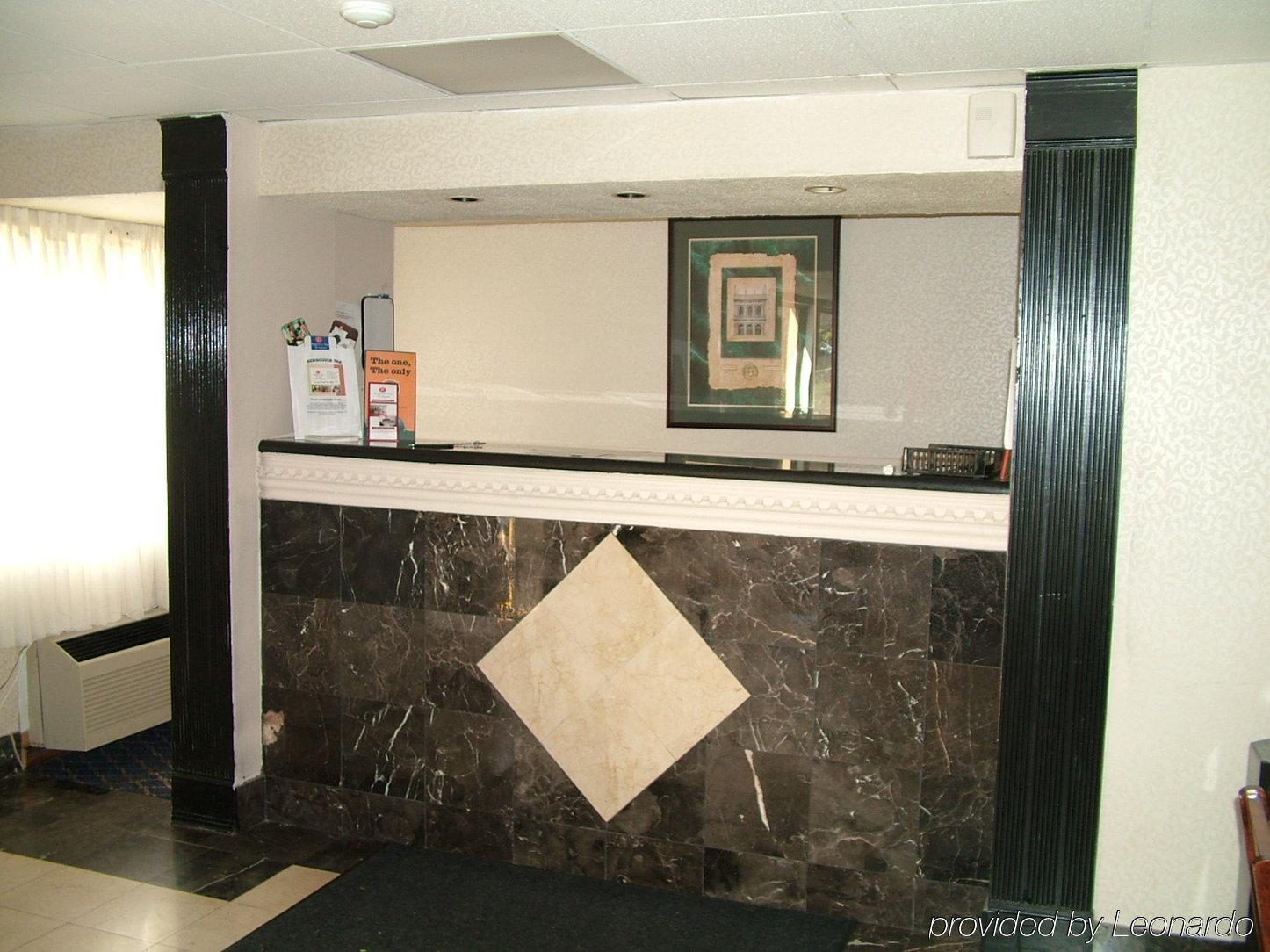 Regency Inn & Suites West Springfield Dalaman gambar