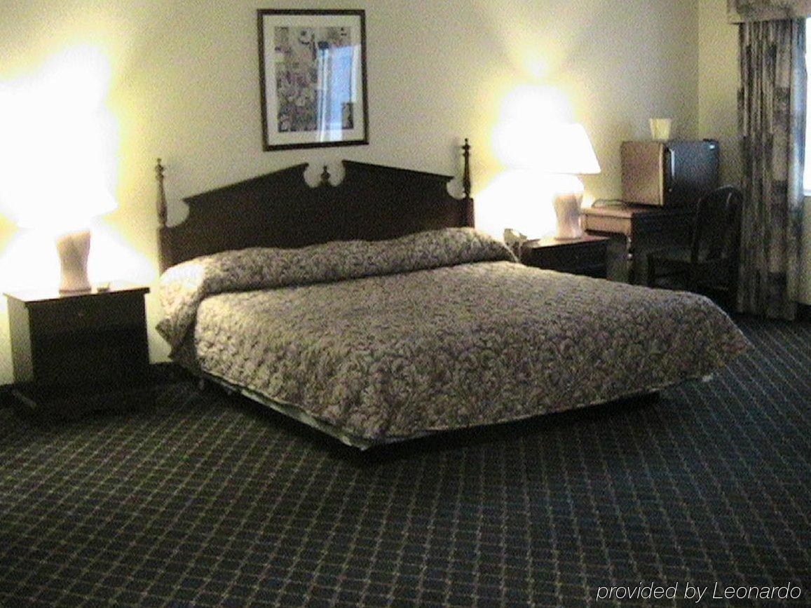 Regency Inn & Suites West Springfield Bilik gambar