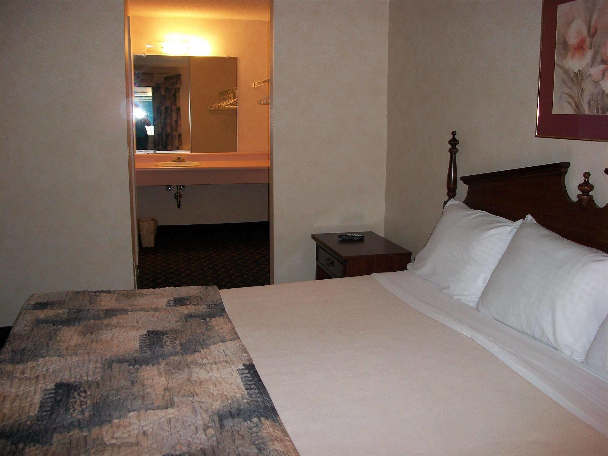 Regency Inn & Suites West Springfield Luaran gambar